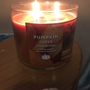 Meet your Posher, Chloe